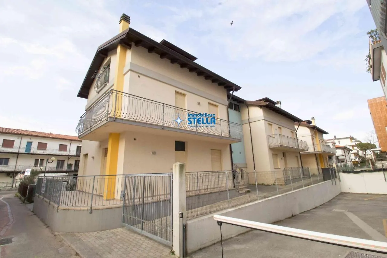 Condominio Carnelosの連絡先